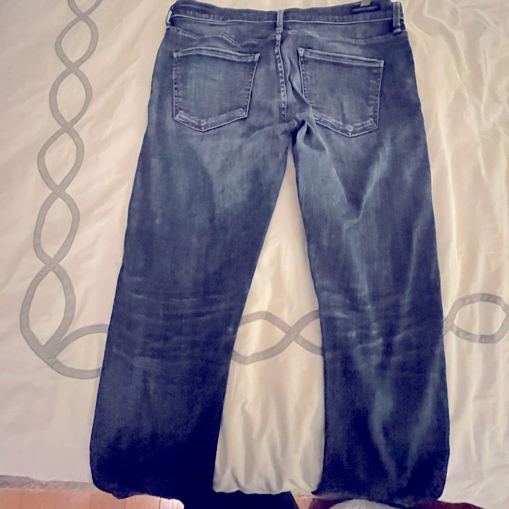 Citizen of Humanity crop blue jeans. Slim boyfriend style. Size 28
